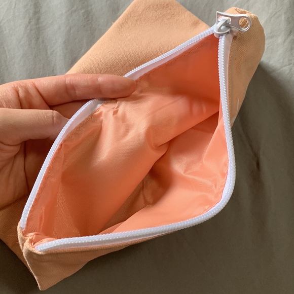 5 Assorted Make-Up Bags - Picture 5 of 10